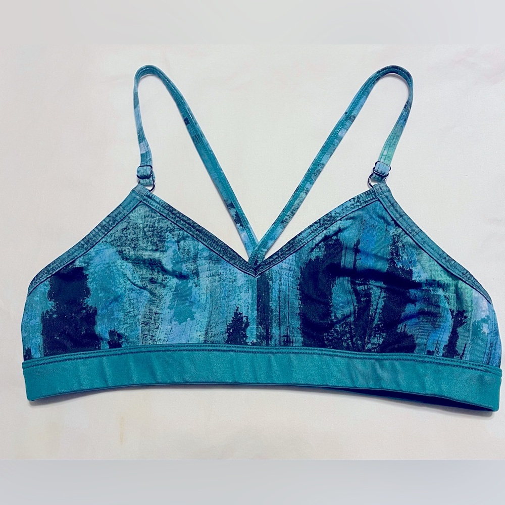 ALO yoga strappy sports bra